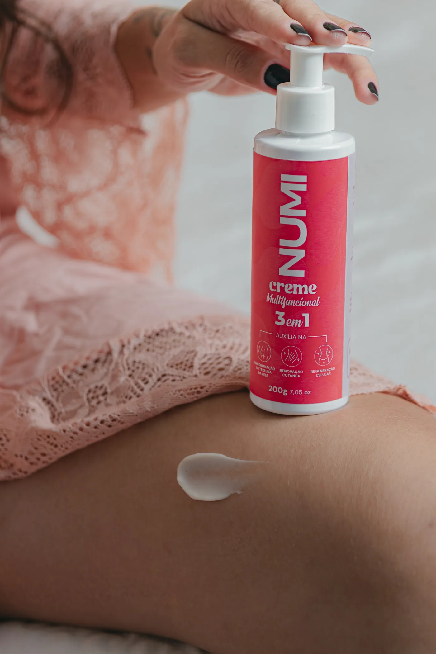 Aplicação do creme NUMI na pele